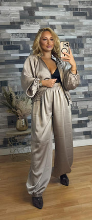 CONJUNTO OMEGA