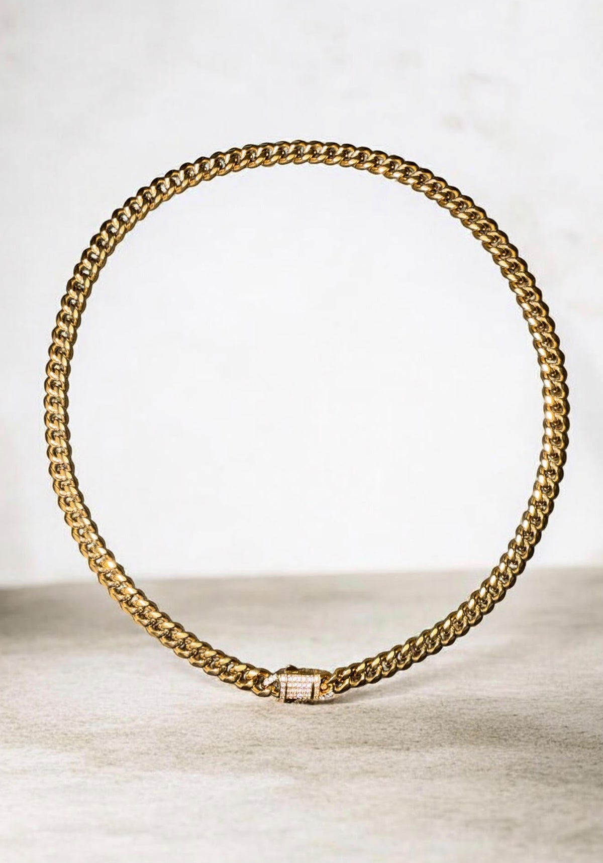 COLLAR CUBANA