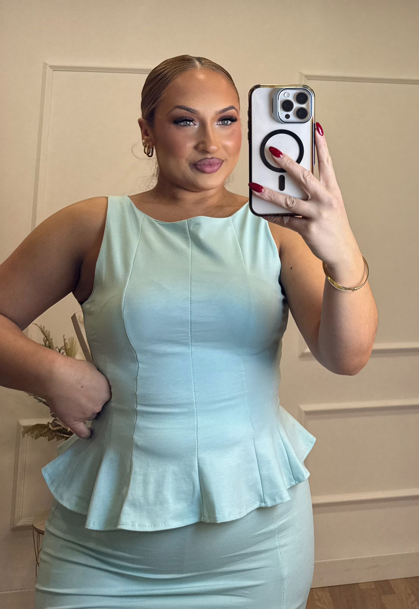 TOP SELENA